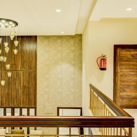 Itsy Hotels Mirra Ченай Екстериор снимка
